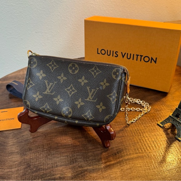 Louis Vuitton Brown Monogram Bag with Gold Chain - Picture 13 of 13